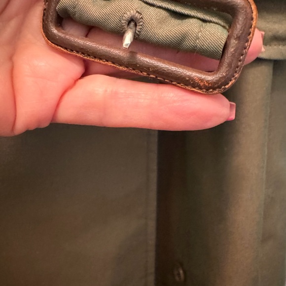 Authentic Burberry Trench Coat  Like NEW - Picture 13 of 16